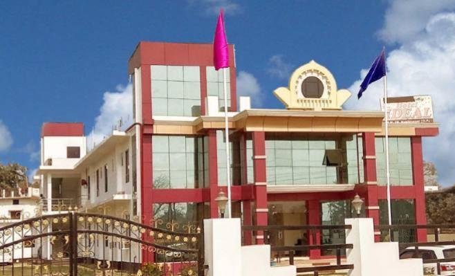 Hotel The Ideal Kushinagar Bagian luar foto