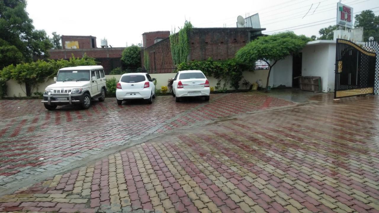 Hotel The Ideal Kushinagar Bagian luar foto