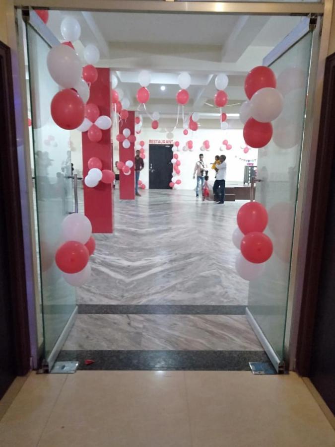 Hotel The Ideal Kushinagar Bagian luar foto